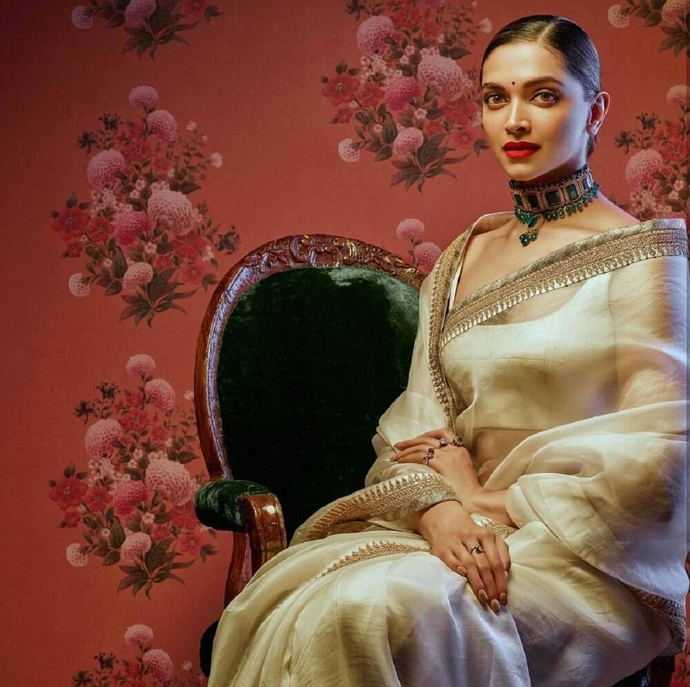Deepika Padukone- A Bollywood Diva Who Smash The Trends Right After Constructing It