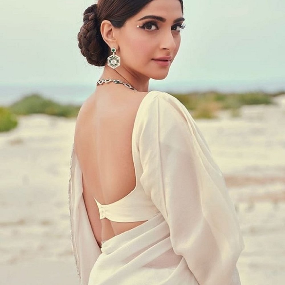 Saree Blouse Back Designs 2020 Inspire By Bollywood Celebs That You Have To Give A Shot